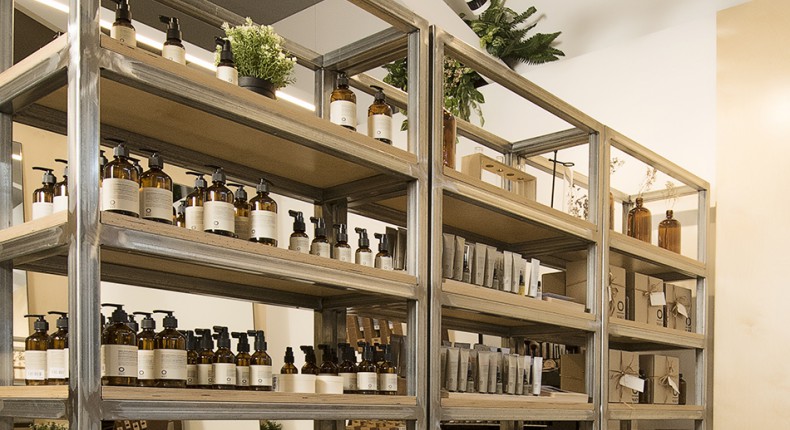 salon-product-display-ideas